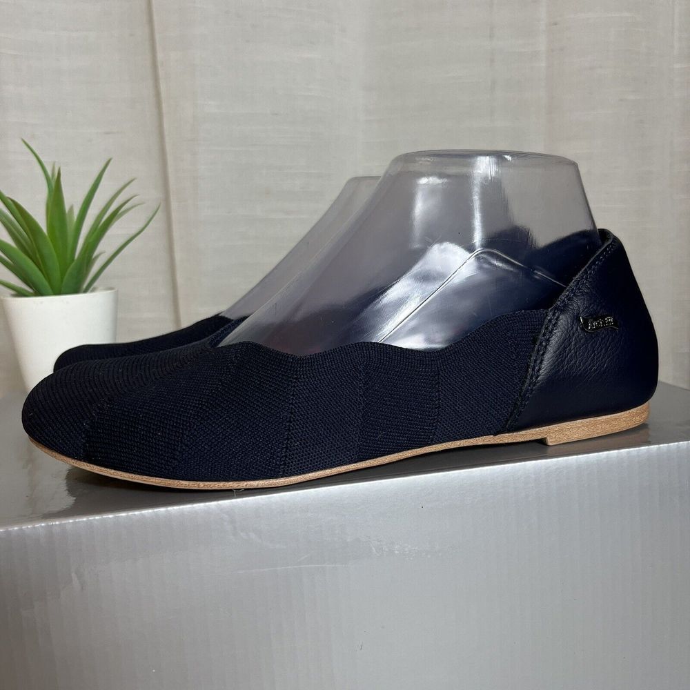 Skechers Arch Fit Ballet Flats Women Size 6 Navy Slip On Shoes Must Be Magic EUC